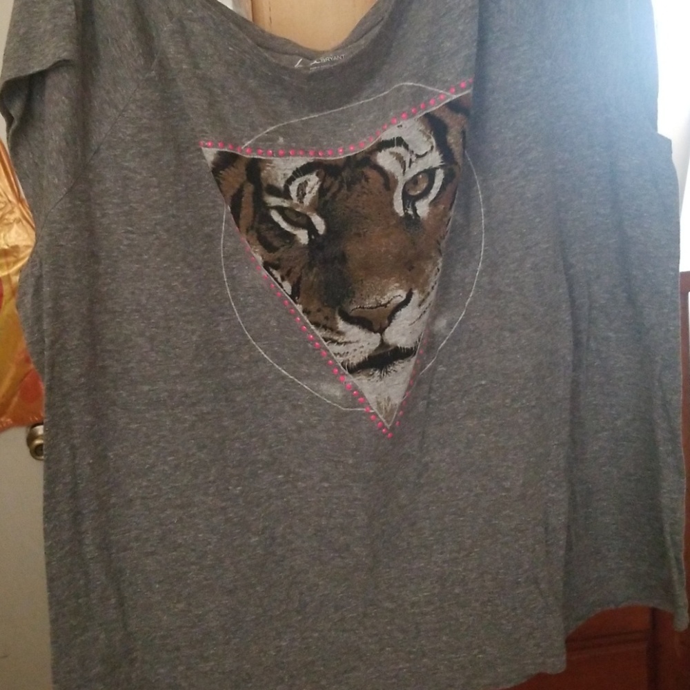 Tiger triangle shirt